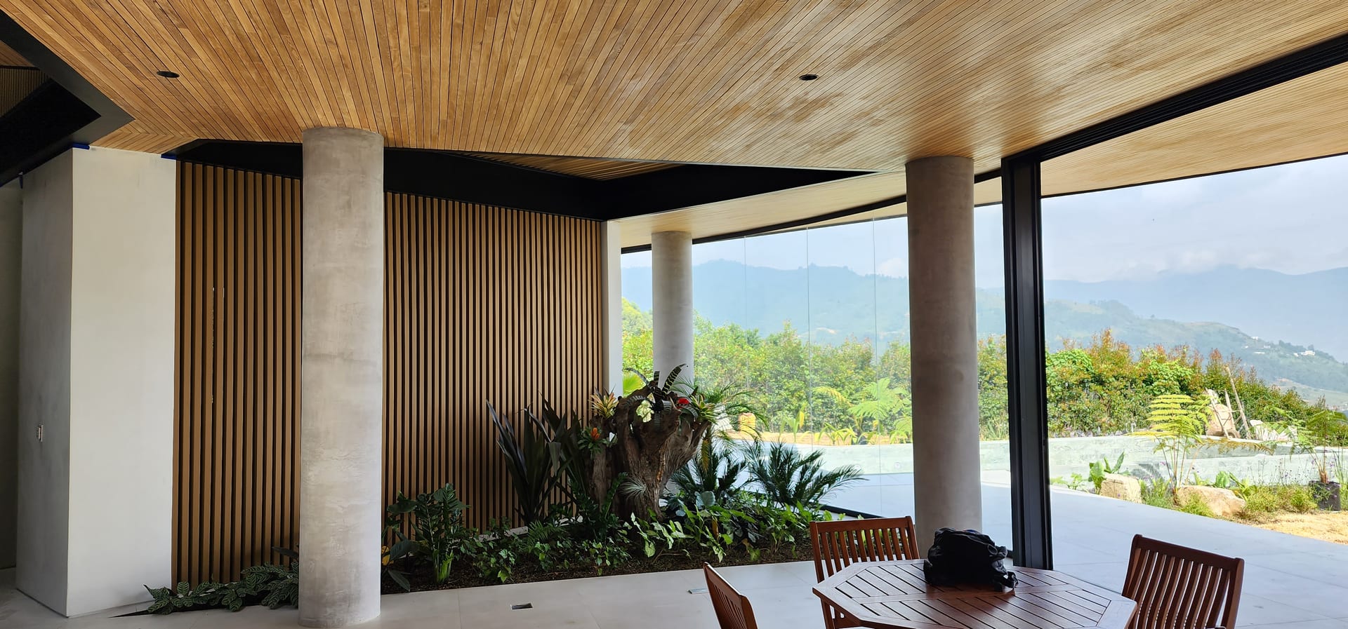 Construcción de casa de lujo en el Oriente Antioqueño — proceso por etapas